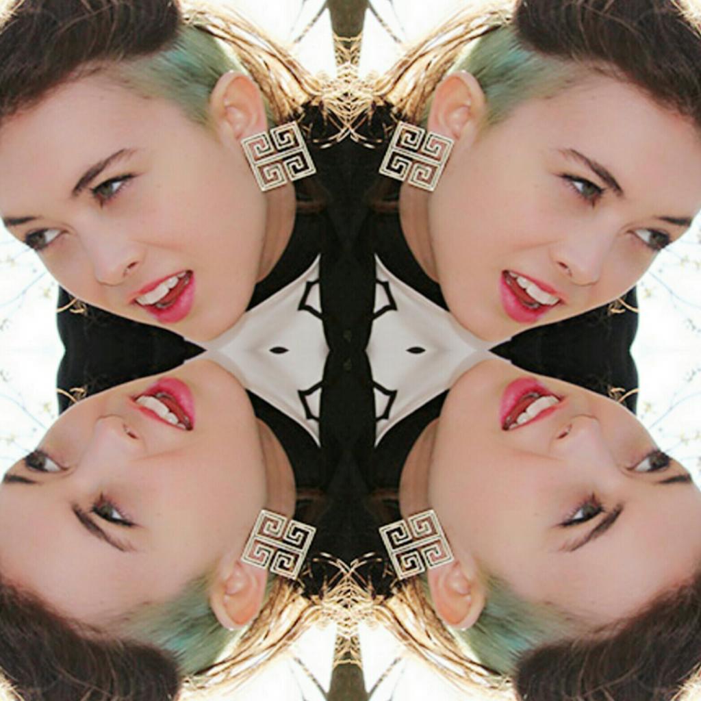 native_london's tweet photo. #greekkey #earring #gold #jewellery #perspex #trends #motif #Empire #photo #model #history #urban #urbanart #scene https://t.co/AWA8JM1SdF