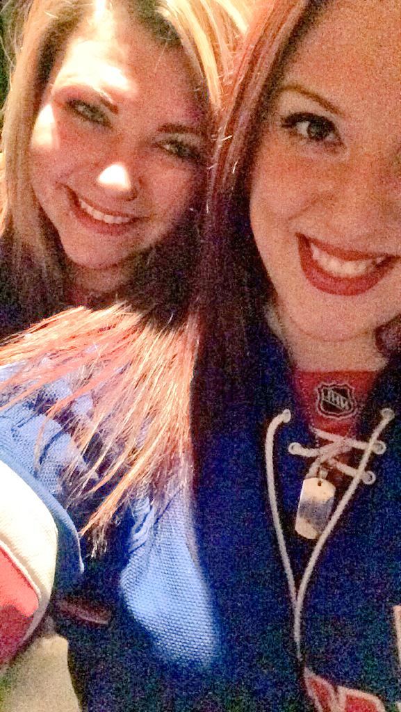 nattyicequeen's tweet photo. Gina's smiling, she must be drunk. #ThrowbackToMonday @ginisimov https://t.co/gFTvgZub58