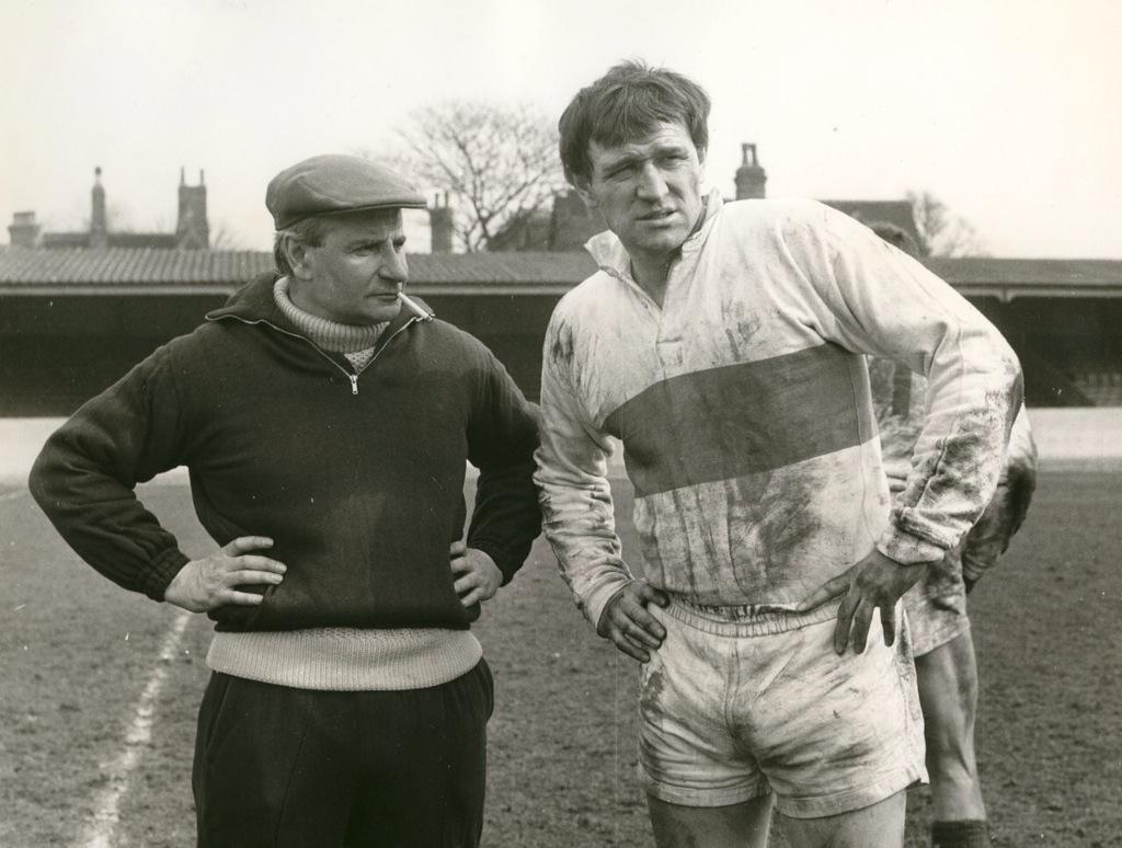 Happy birthday to the great Richard Harris.

Here with Lindsay Anderson on the set of This Sporting Life . 