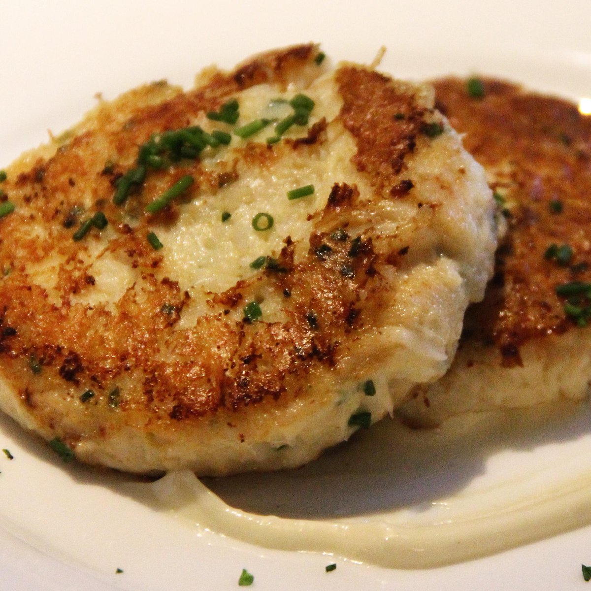 560Kitchen's tweet image. Crab cakes #newmenu #kitchenboston #southend #seafood #shoretotable #crab