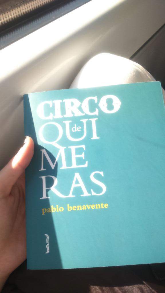 _amnes's tweet image. Yo os aseguro que leer poesía en el tren es mejor que follar a las 3 de la mañana.