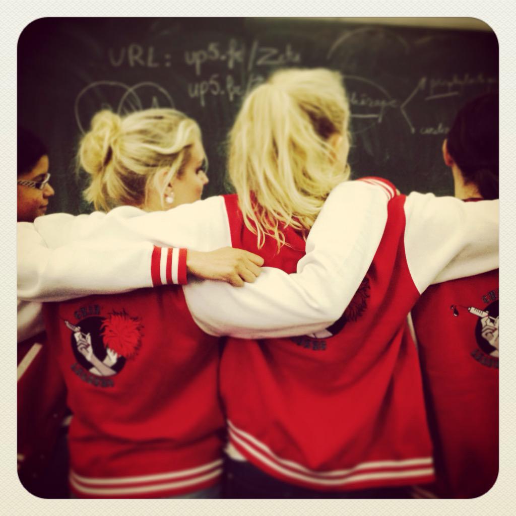 ChirLeaders's tweet photo. Les @ChirLeaders ont leurs teddys ❤️ https://t.co/UadFM30wYk