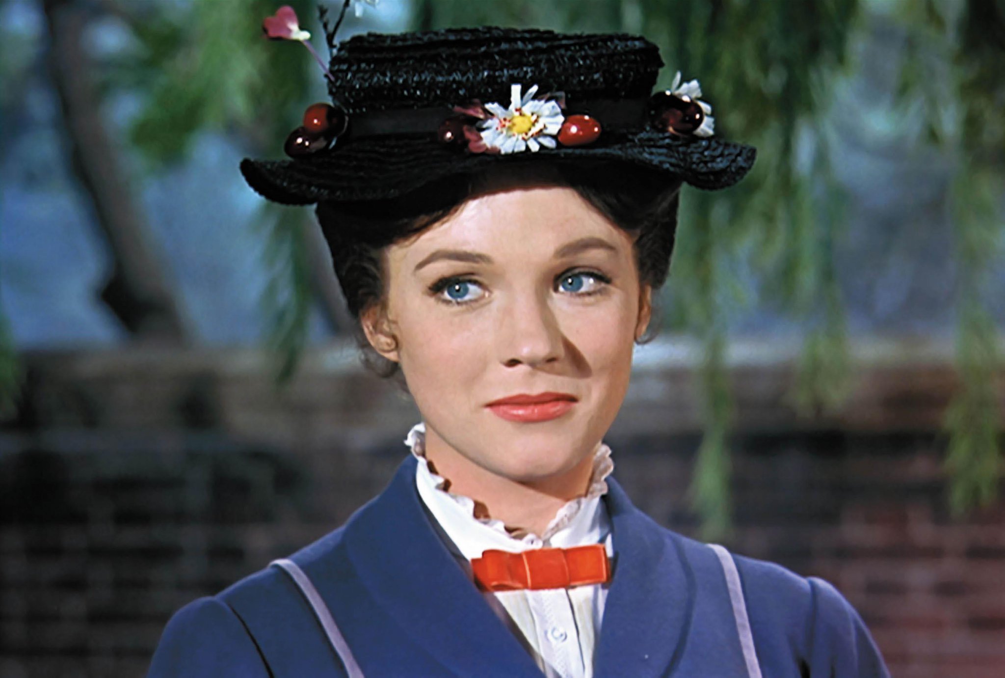 So much love for this lady (& this classic...) Happy 80th Birthday to Dame Julie Andrews!  