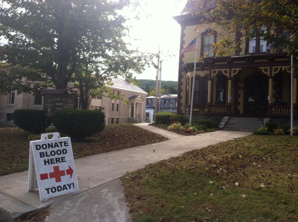 dpoli_reformer's tweet photo. An #American @RedCross blood drive is being held at the #Masonic Temple in #BellowsFalls today. https://t.co/KzFd6nefP3