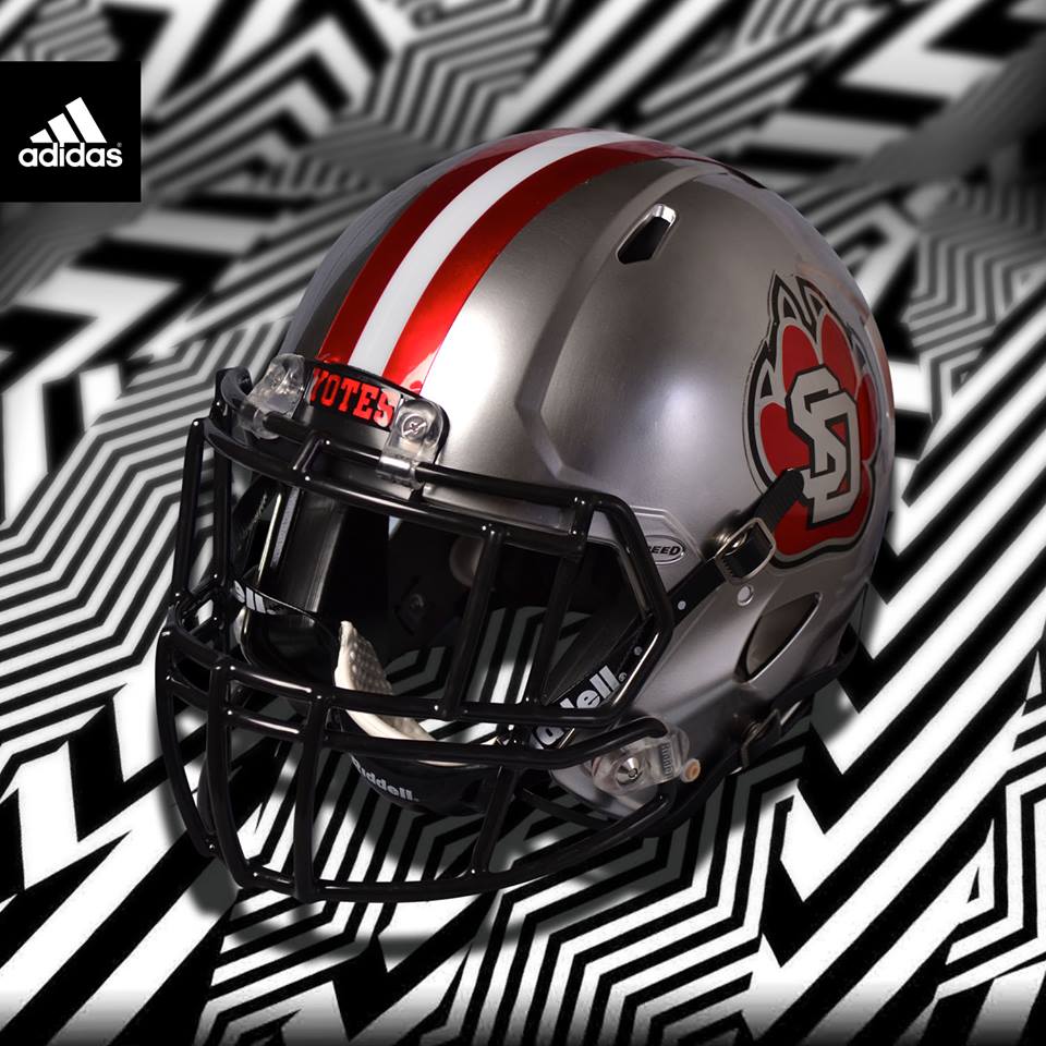 The #CoyoteChrome is back for #DakotaDays! #GoYotes #FeaRed