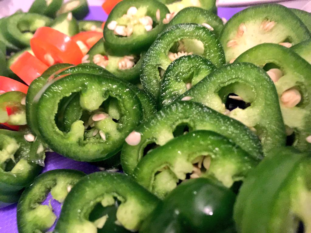 HedonistCouture's tweet photo. Prácticamente no he sido capaz de esperar ni a llegar a casa.Jalapeños orgánicos de @SalonCascabel #GraciasChingones https://t.co/4nkJy7hJj3