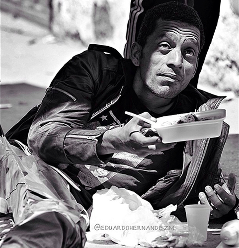 El #ComedordelaEsperanza de #FundaciónUMA brinda alimento, ropa y afecto a nuestros hermanos en situación de calle.