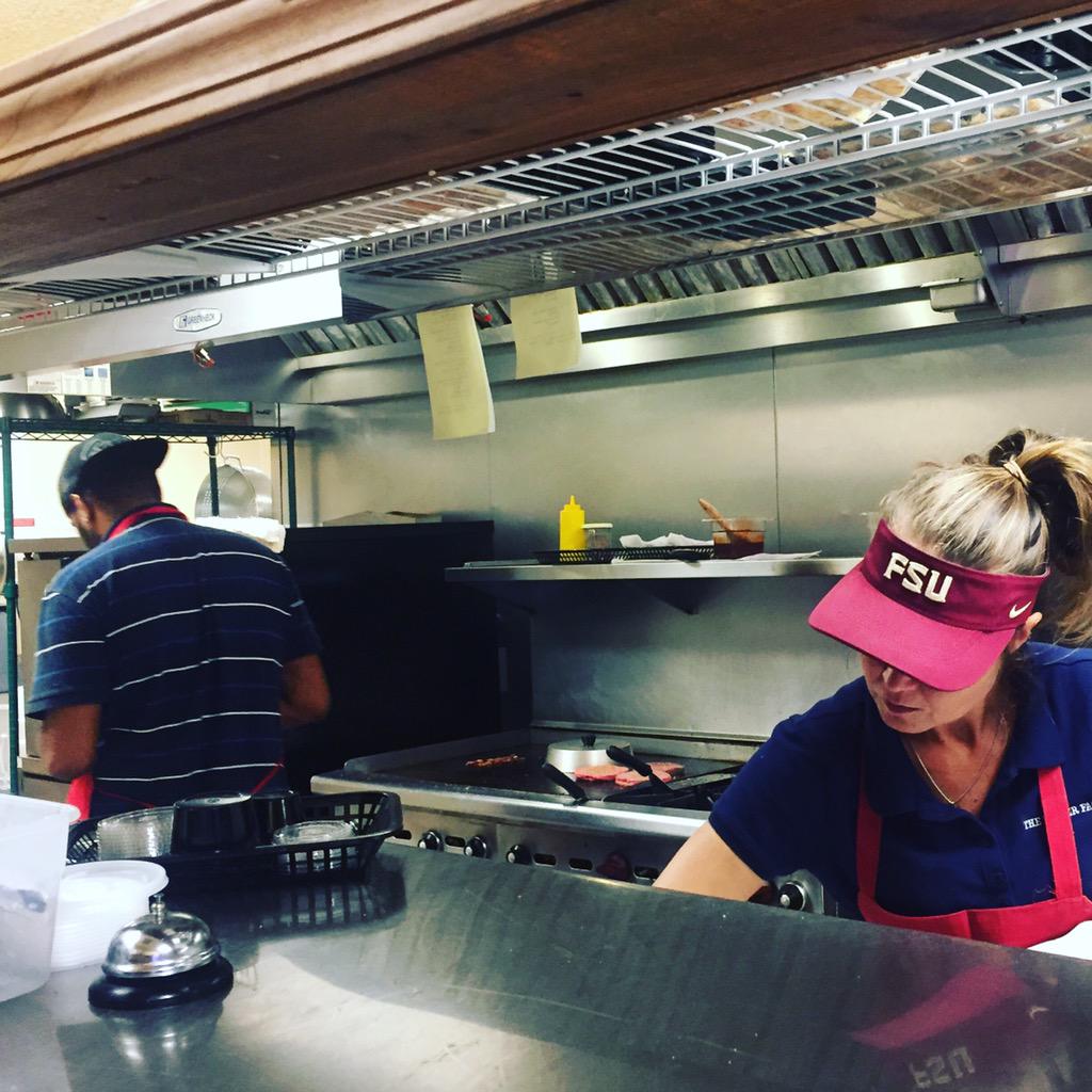 FactoryBurger's tweet image. Let's show our amazing kitchen crew some love! These guys are the best! #behindthescenes #theburgerfactoryexperience