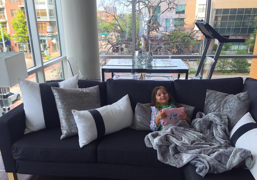 BrookeSolizTV's tweet photo. Love waking up to this precious cutie! 🌟🎀👑
#MommyBabyMornings #BrookeAndIsabella #FinallyUnpacked! https://t.co/8qlPiigmWm