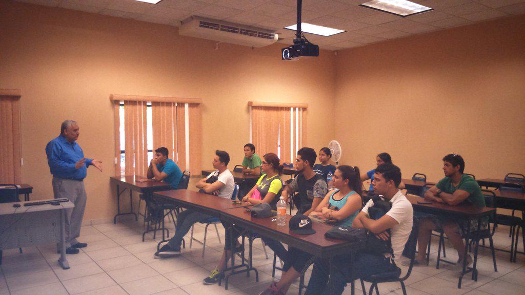 Lcef_Itson's tweet photo. Sociedad de alumnos LCEF preparándose para asesorar a sus compañeros... ¡Juntos seremos mejores! https://t.co/zhCxsOnvWf