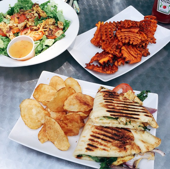 GoQcrazy's tweet image. $5 OFF $25 at Bella Fresco Cafe with our free mobile coupon app! Save at hundreds of local #CLT restaurants.