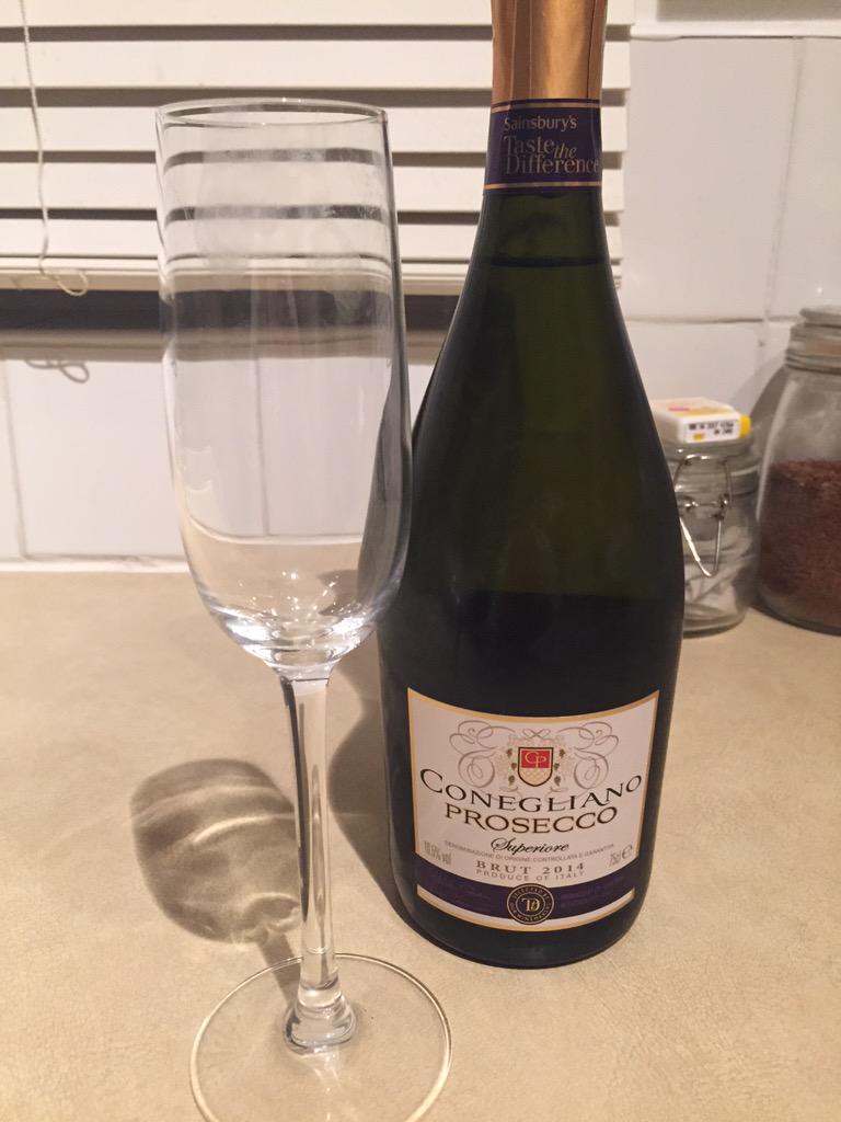 alexisneil1's tweet image. @IMUK_flyHigher @axonex @robertosavage @Cisco @cisco #lpf16 what a year. We smashed it. Apple,watches,leads,family!!