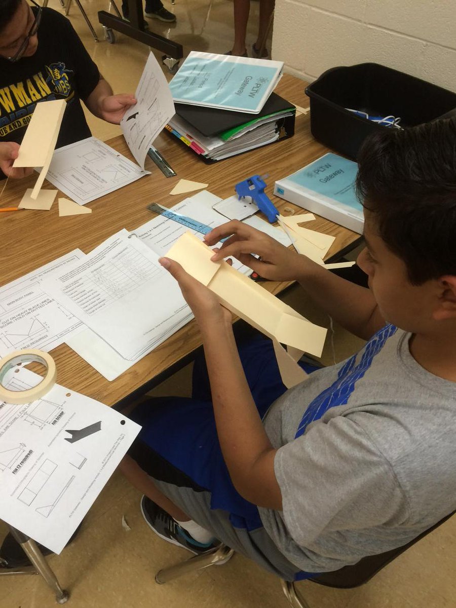 Gateway students constructing skimmers to experiment with lift and drag. Accurate measurements help! #TheBow