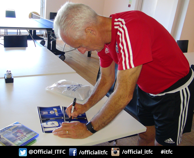 IpswichTown's tweet image. WIN! Copy of #FIFA16 (PS4 or Xbox One) up for grabs signed by Mick! Retweet &amp;amp; follow to be in with a chance! #itfc
