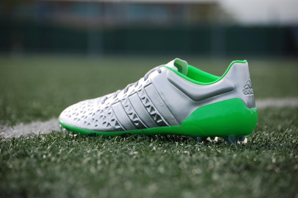 E_S_Maple's tweet photo. The #Eskolaite Pack from @adidasfootball
#X15 or #ACE15?
BOTH available online & in-store at #In2Sports https://t.co/d6I5SpQ98F