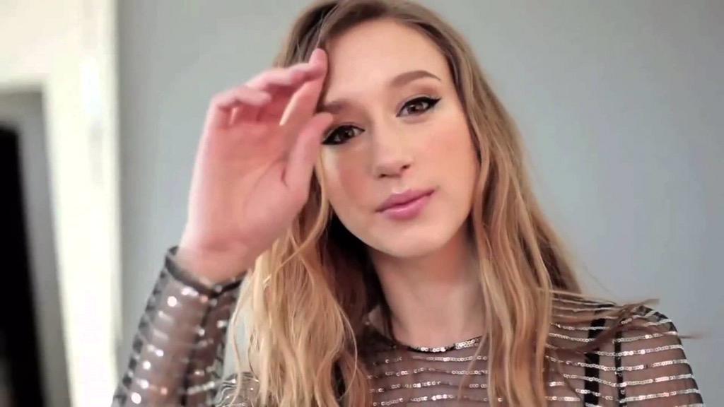 rttyourbae's tweet photo. Taissa Farmiga https://t.co/bbrW7zLwRh