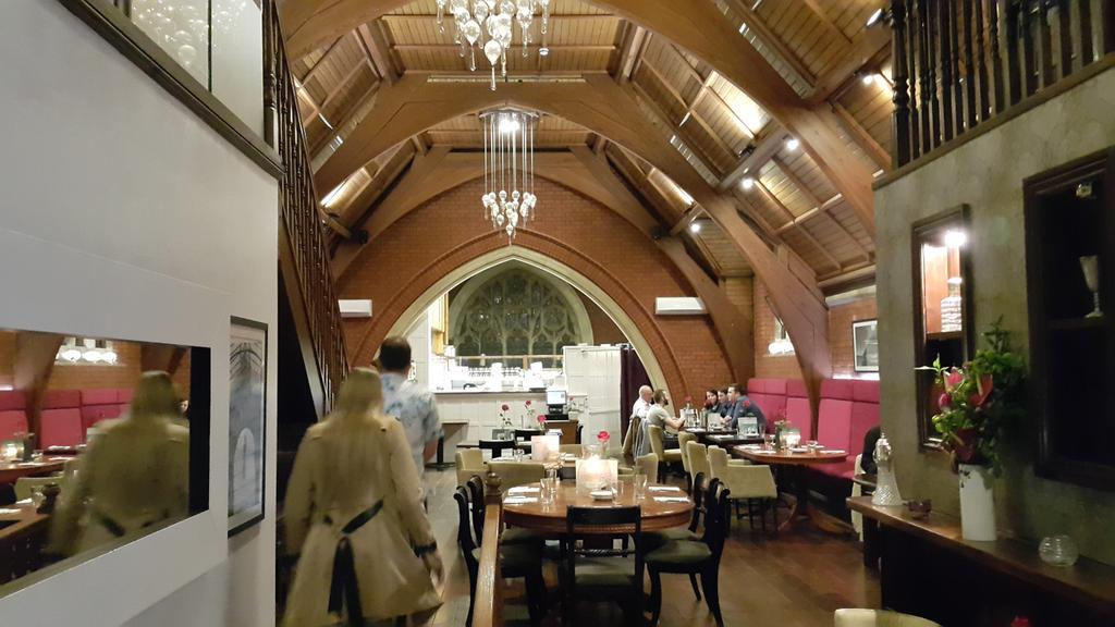 SustainFoodCity's tweet photo. Lovely venue @Platesandco #restauranthop #WorldVegetarianDay https://t.co/GHeYBAQAxP