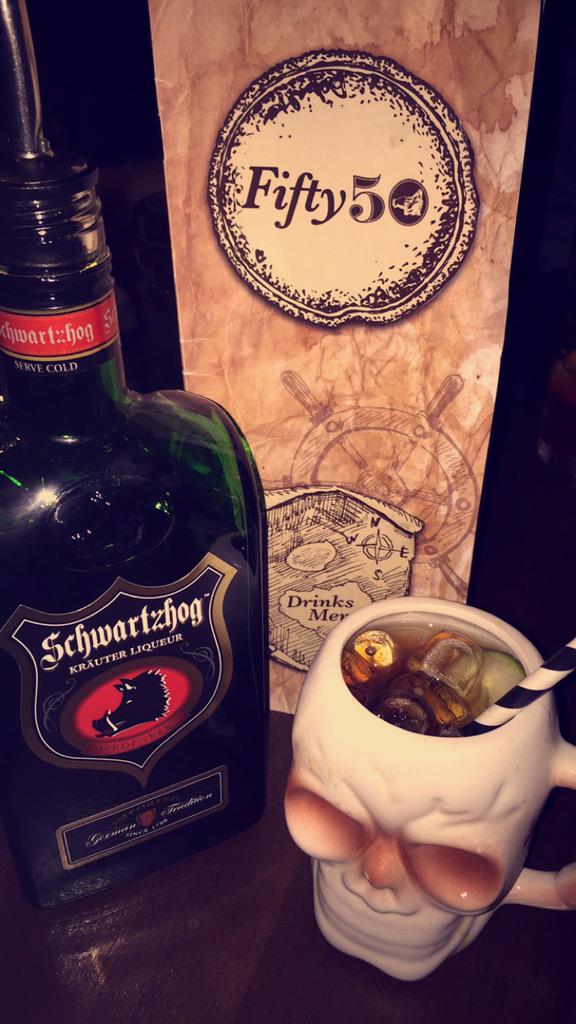 Fifty50D6's tweet photo. Ground Hog Day @Fifty50D6 #Cocktails #Schwartzhog #fifty50 🐗 https://t.co/SU09gxfyOH