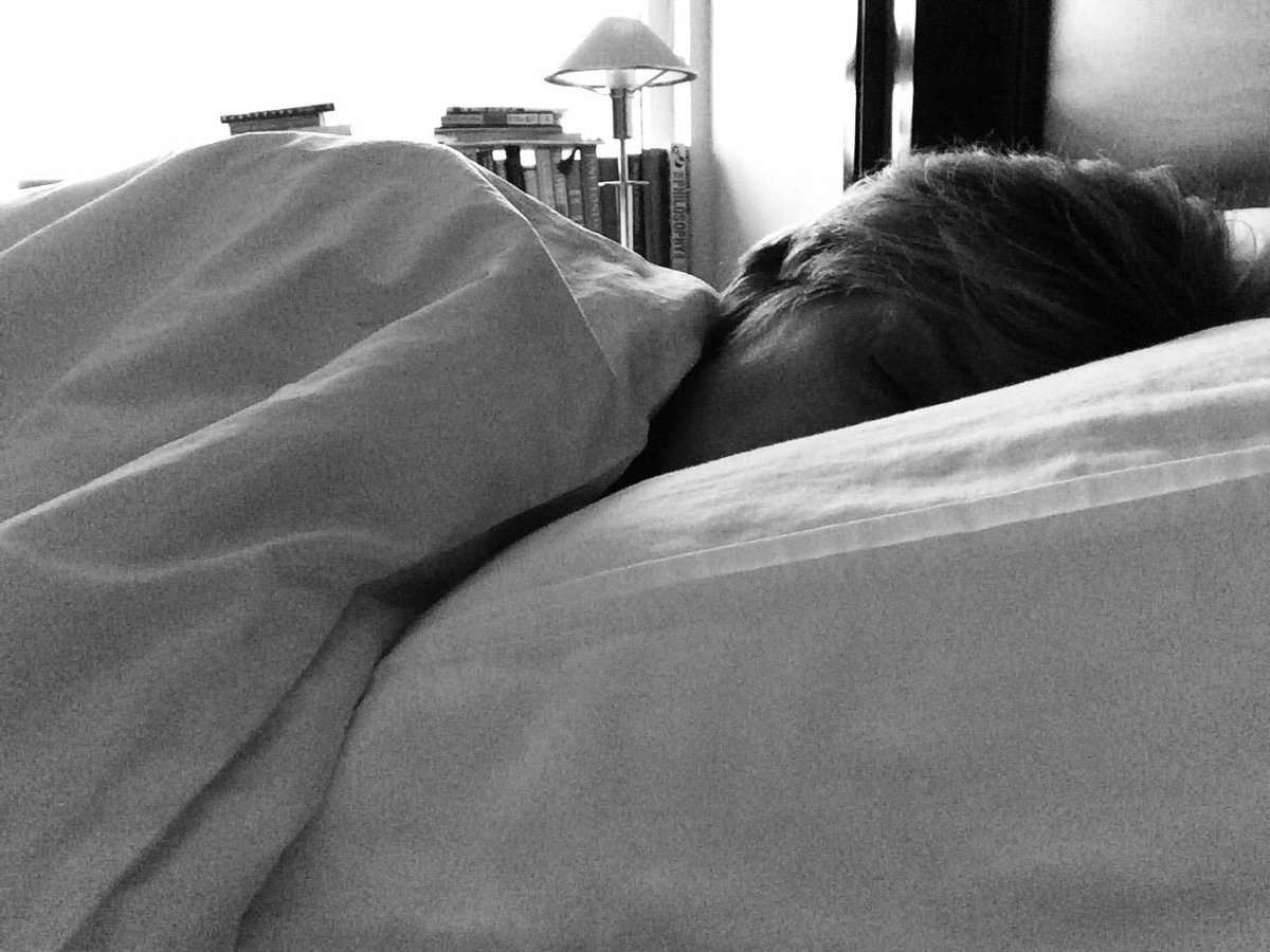 cmsall's tweet photo. Day 4 sick in bed. Make it stop! #coldinnyc https://t.co/ffksc5E6Z4