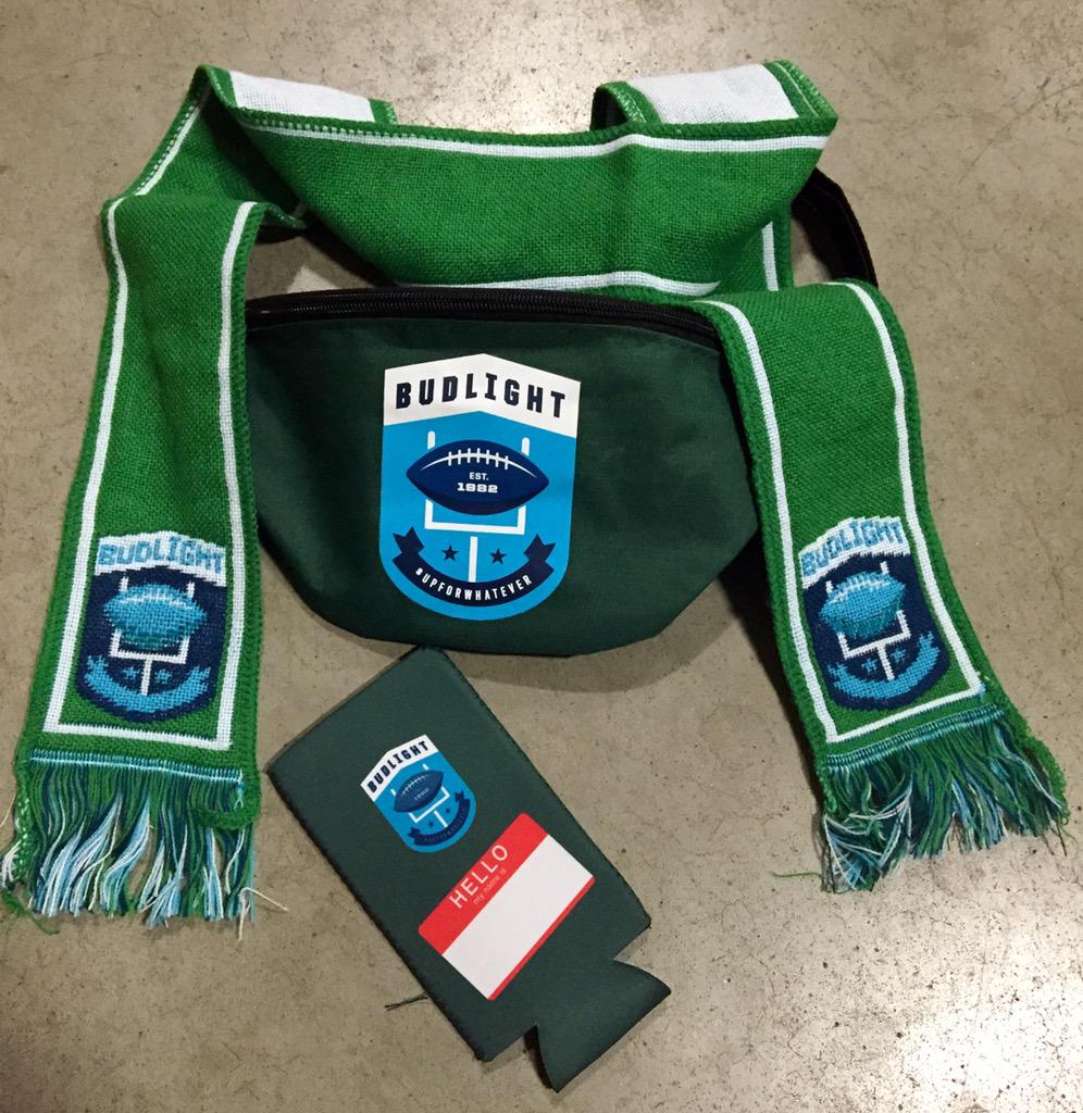 BeerPromosWI's tweet image. Join the #BudGirls tonight for #ThursdayNightFootball at The Bar Lynndale 7-8pm &amp;amp; @GDSBar 8:30pm-9:30pm!