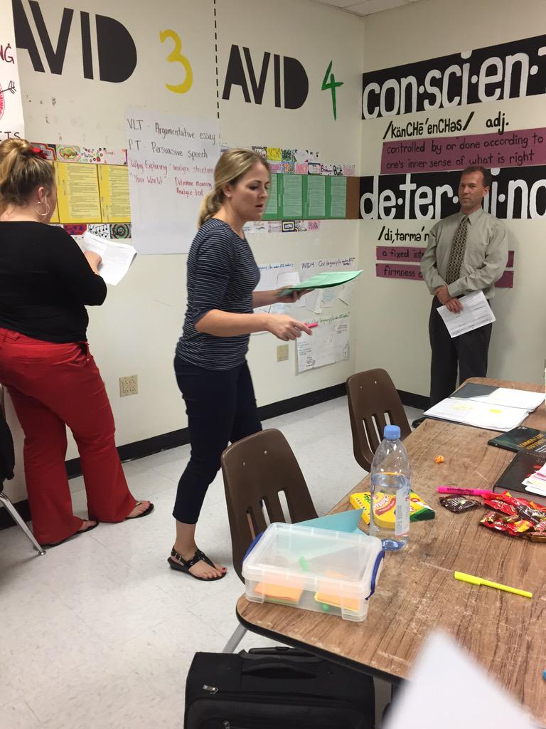 tblinnja's tweet image. #E3Y1 ELA teachers planning together! Team Volusia.