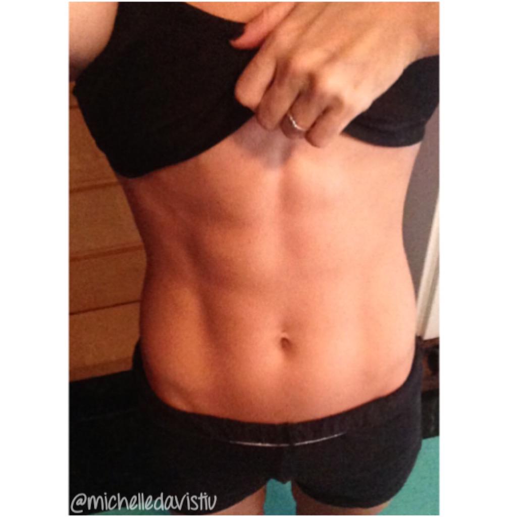 michelleddaviss's tweet image. Thank YOU, @ToneItUp! #TIUnutritionplan + #TIUworkout(s) = happy abs! 💪🏼🙌🏼😁💓 Getting #FitForFall! 🍁💛 #tiuteam