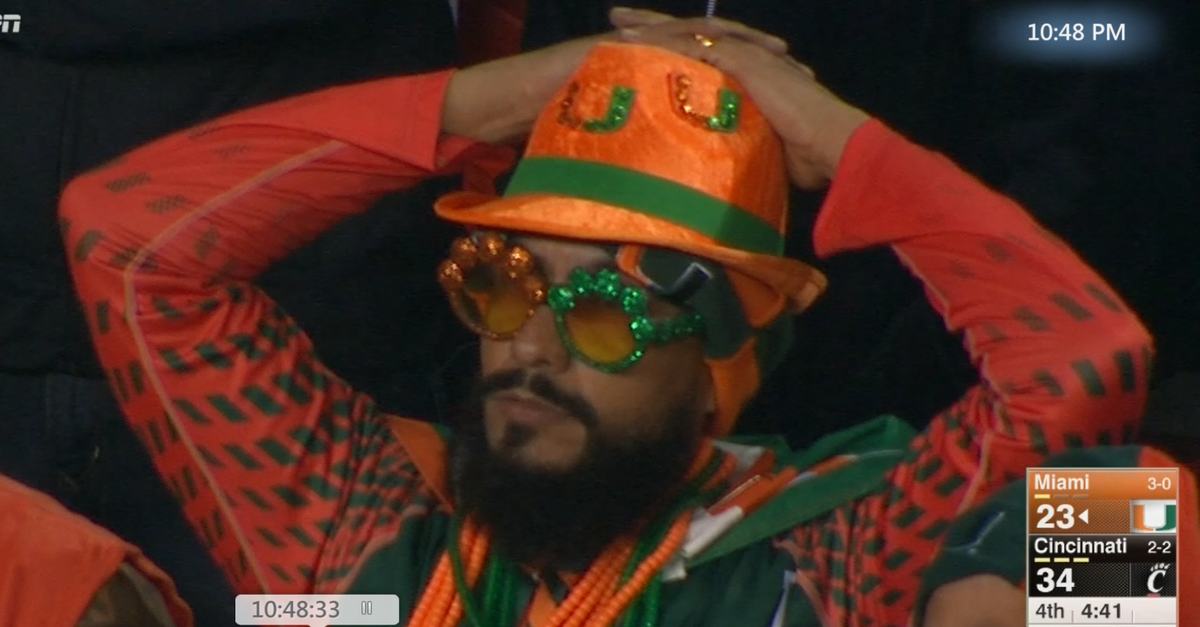 TheOneBarrelRum's tweet photo. FANCIEST SURRENDER COBRA IN HISTORY: http://t.co/BbY4m70pTO