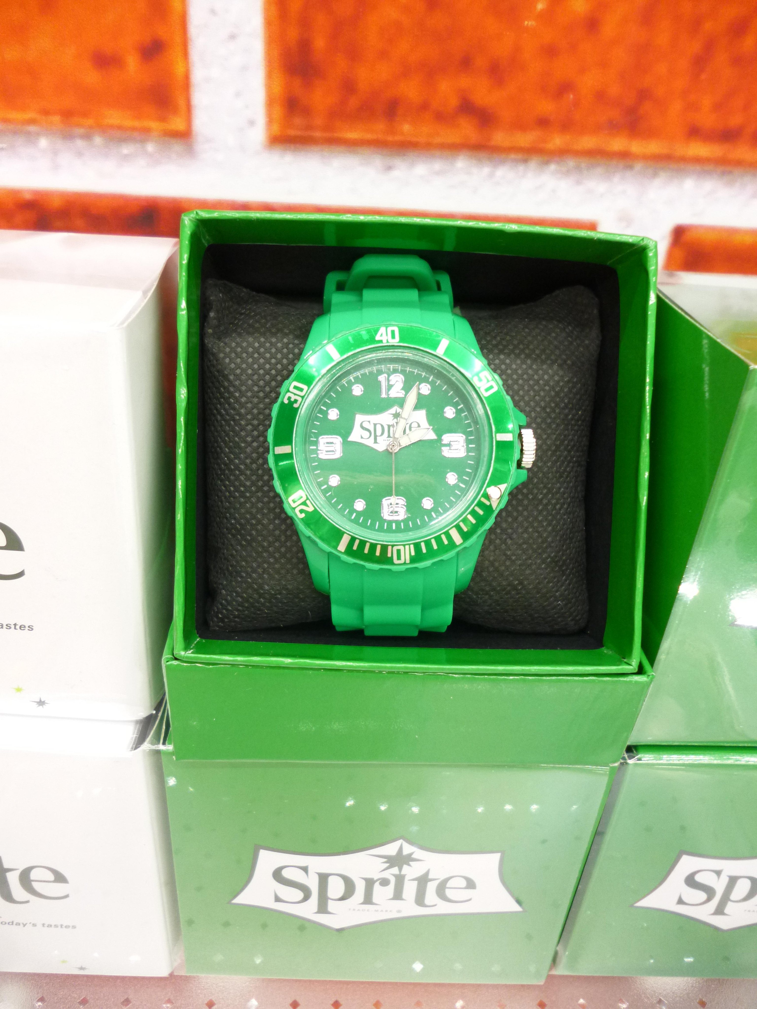 Tac Koriyama クレーンゲーム スプライト ファンタシリコンウォッチが入荷しました カラフルでおしゃれな腕時計となってます お早めにｇｅｔしてください タイトーアミューズメントシティ郡山 Http T Co H7mk65swwz Twitter