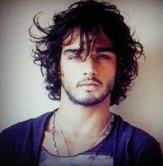 ElleRynAhlethia's tweet photo. #Grimlets ¿cómo se imaginan a Rey'aziel?
Tengo 2 opciones hasta el momento:
1) Marlon Teixeira
2) Tristan Burnett http://t.co/Rpijmo8oiJ