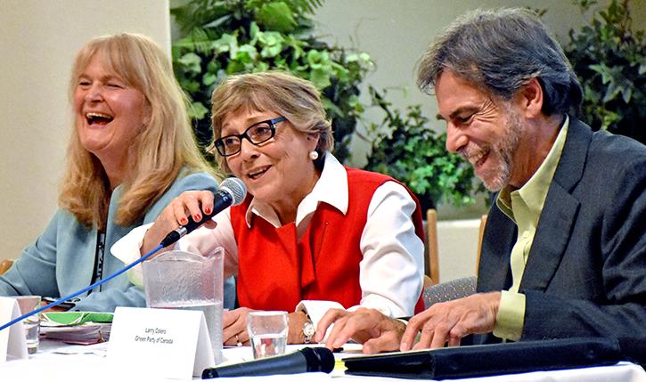 PeaceArchNews's tweet photo. NDP, Liberal, Green candidates in #SouthSurrey-#WhiteRock agree more than they disagree at debate #elxn42 http://t.co/Dfp163F4yv