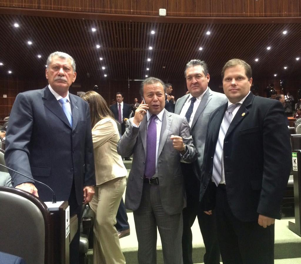 otnielgarcia's tweet photo. Seguimos con nuestro Coordinador @CCQ_PRI y con el Diputado Enrique Jackson, en la comparecencia de @LVidegaray. http://t.co/w5XoQEfrZd