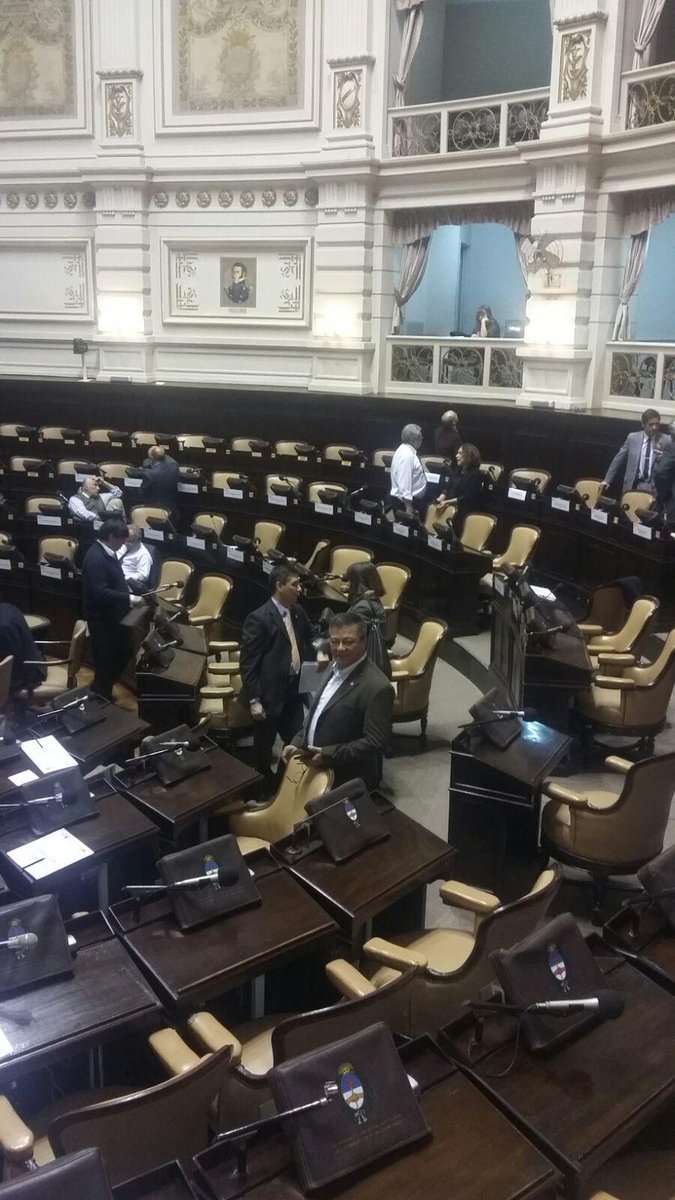 (continúa) el Ing. Martín Romano,rector de la Universidad Nacional de Formosa se encuentra representando (sigue)