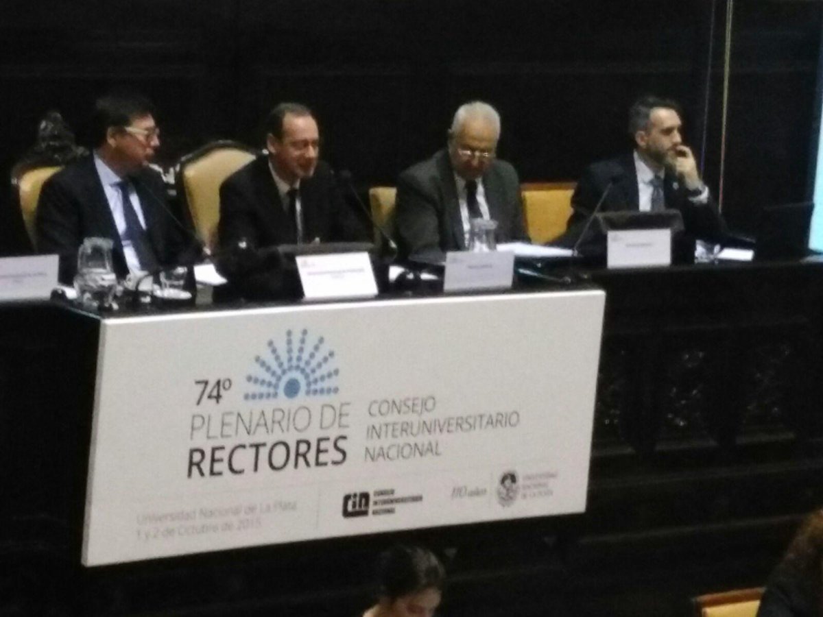 (continúa) a nuestra casa de altos estudios.