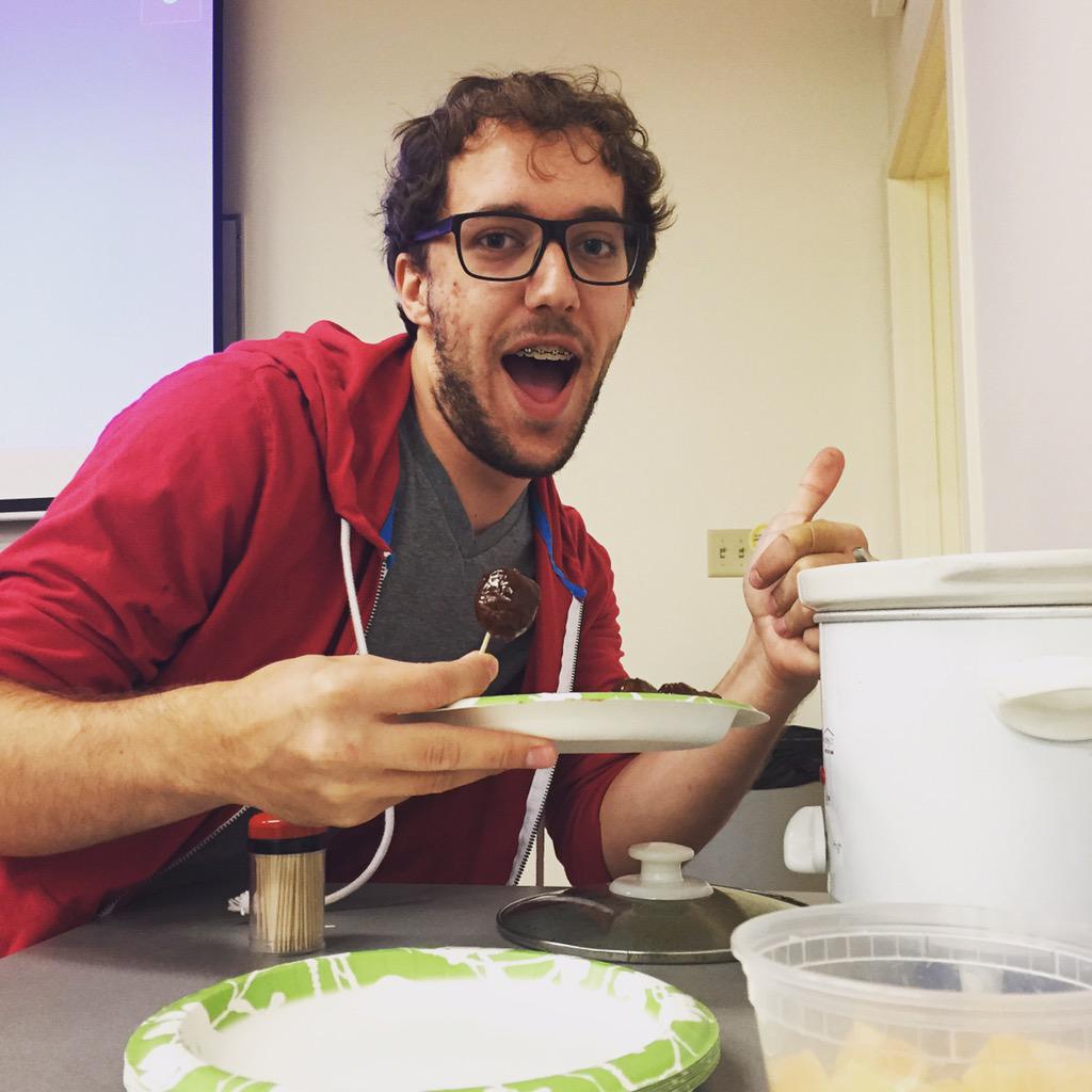 jmu_id's tweet image. Everett comes in clutch with cheese and BBQ meatballs! #jmuid @everettpitts