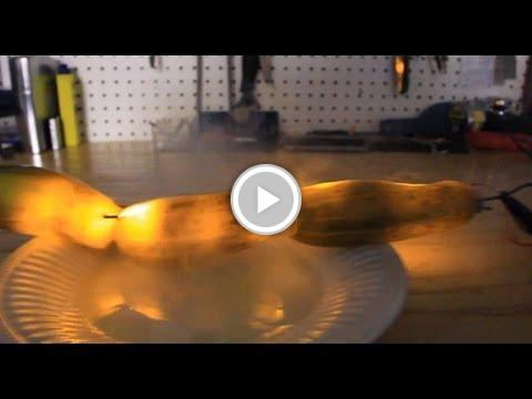 oldAvs1's tweet photo. Glowing Electric Pickles  - Science Experiment attempt 2 http://t.co/9k875cz6tA #shaving #shaveoil http://t.co/559g9blTUP