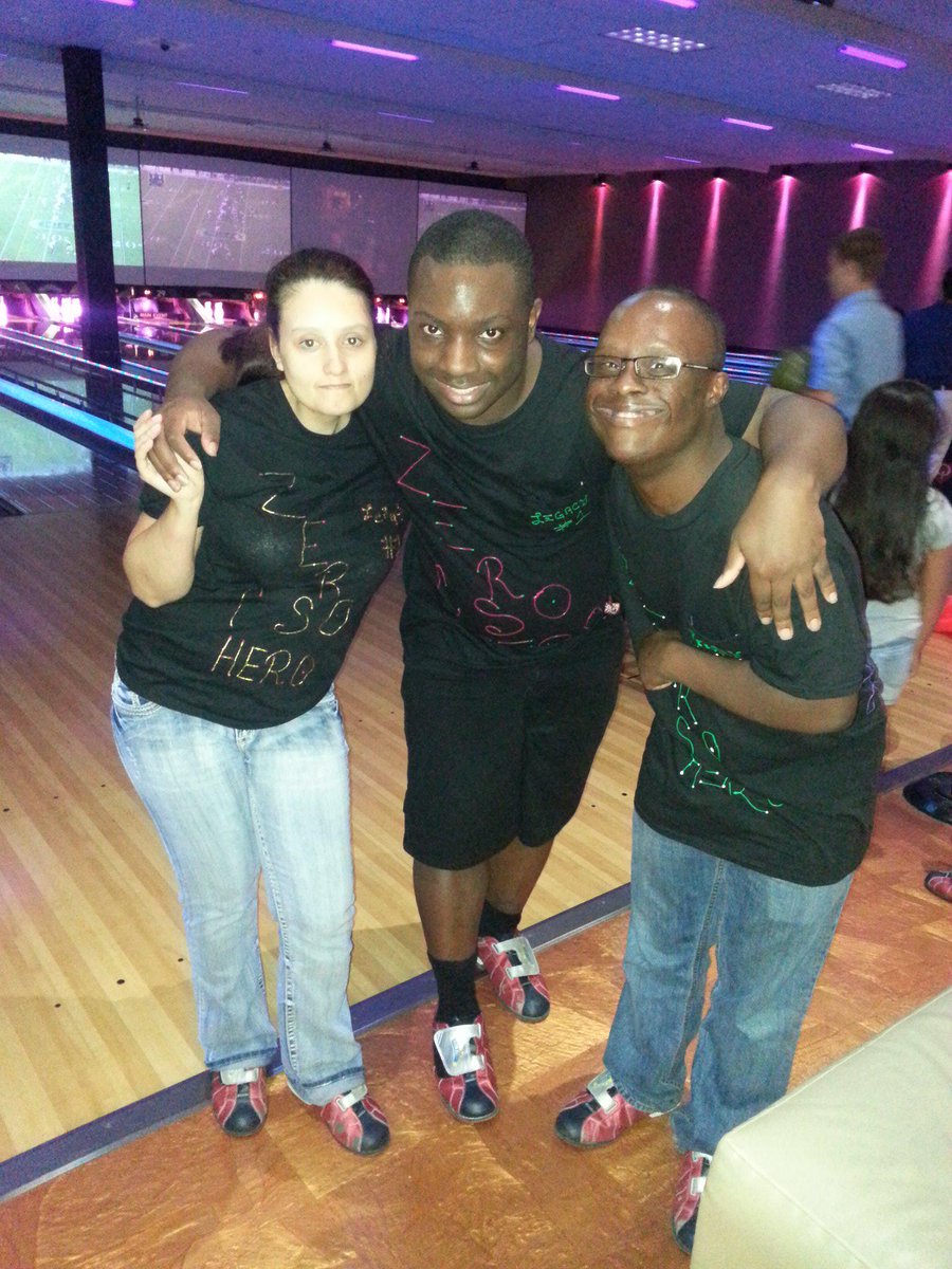 GamerTrai18's tweet photo. Main event with gf and friend http://t.co/TmZibHUYiO
