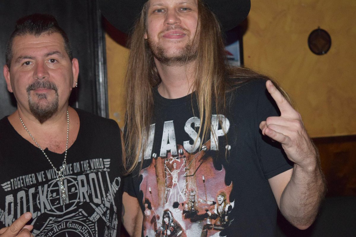 CharlieBonnet3's tweet photo. As a rock fan, meeting @sduncandrums was 1 of my summer highlights. @TheBulletBoys got a good one! #Odin #MetalYears http://t.co/9Te6mxLe5v