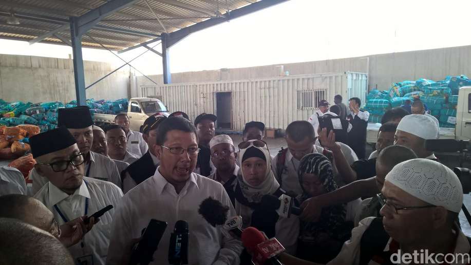 Naah! akhirnya kepikiran "<a href="/detikcom/">detikcom</a>: Menag Usulkan Gelang Jemaah Haji Dilengkapi GPS de.tk/VzVsFl "