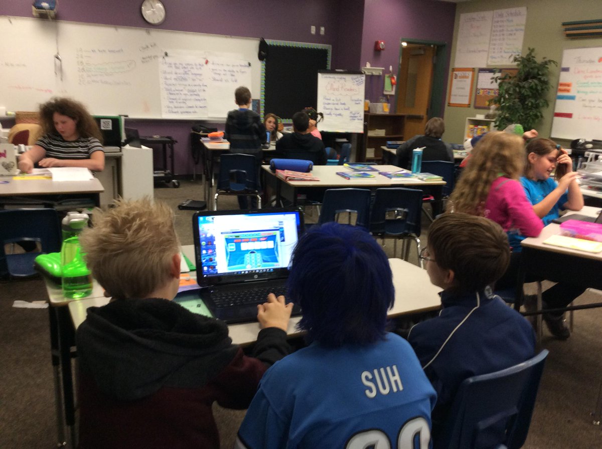 Harshche's tweet photo. @erbyla SMS Student prevails in an EDM Landmark Shark contest with Mrs. Erby #SMSlearn http://t.co/vrk31UHJhL