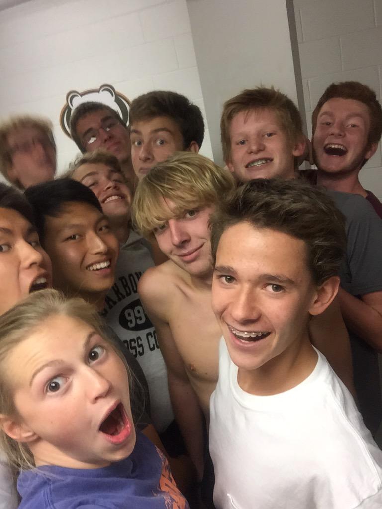 rb_xc's tweet photo. There's always room for one more!#bruinpack #icing #newrecord http://t.co/9UBDgfH2y6