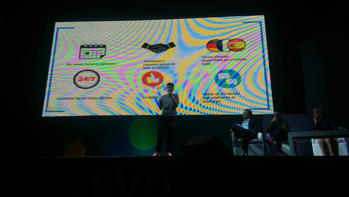 SiliconValleyD's tweet photo. #Startup Pitch, Emilio Aguirre nos presenta #Konnecto, plataforma para practicar idiomas con nativos. http://t.co/QVW3CG1jb3