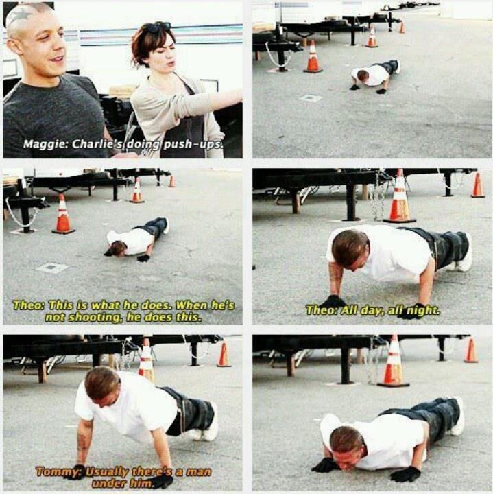 black_mamba_06's tweet photo. #SOACrew!:)<3 hehe! When @Theorossi , #MaggieSiff talk about Our #CharlieHunnam! XD Awesome! <3 @SOAAddicts & http://t.co/ATYCVPWa3b