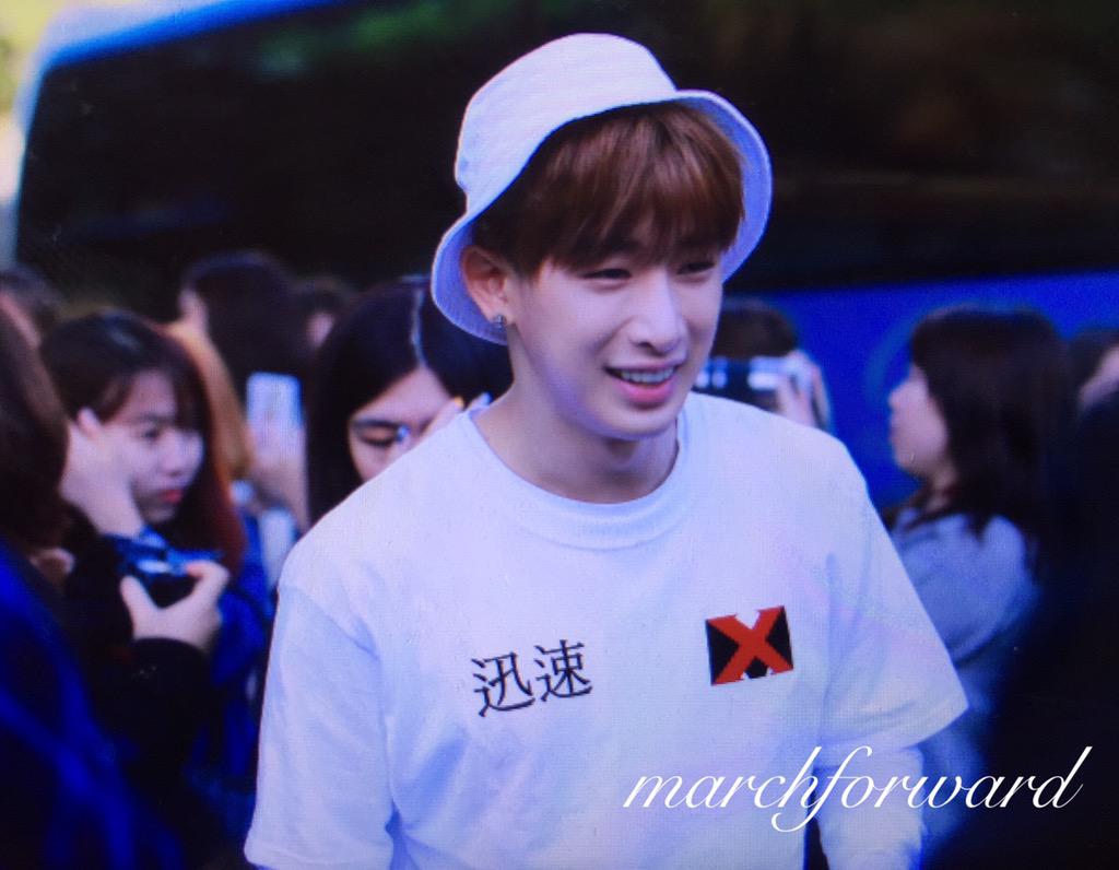 Marchforward_WH's tweet photo. 151002 뮤직뱅크 출근 
#몬스타엑스 #원호 
#MONSAT_X #wonho 
#신속히 @OfficialMonstaX http://t.co/t4UTMW9KF3