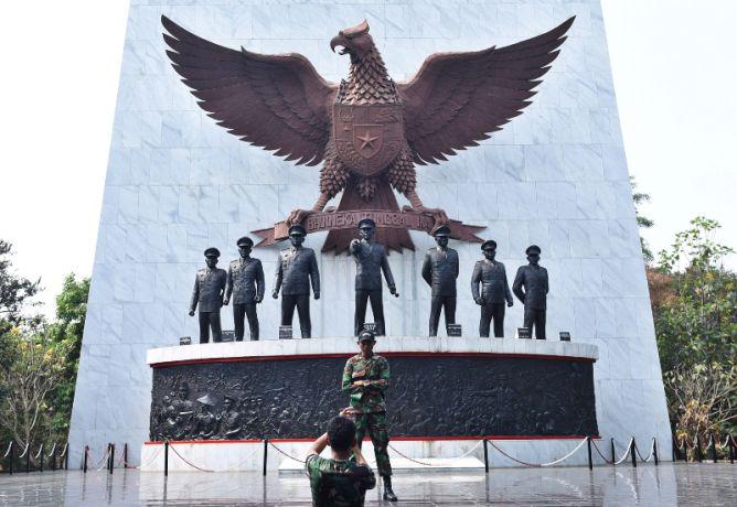 Metro_TV's tweet photo. Deddy Mizwar: Pancasila Harus Kita Jaga http://t.co/lV4cY0ARft http://t.co/OaGcx62egj