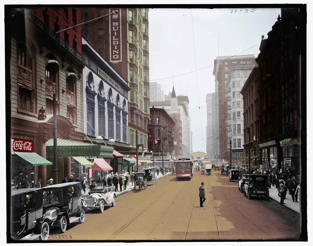 PastChicago's tweet photo. Work in progress, colorizing #vintage #chicago photos. Madison Ave, 1910 http://t.co/9PBtFlQeSw