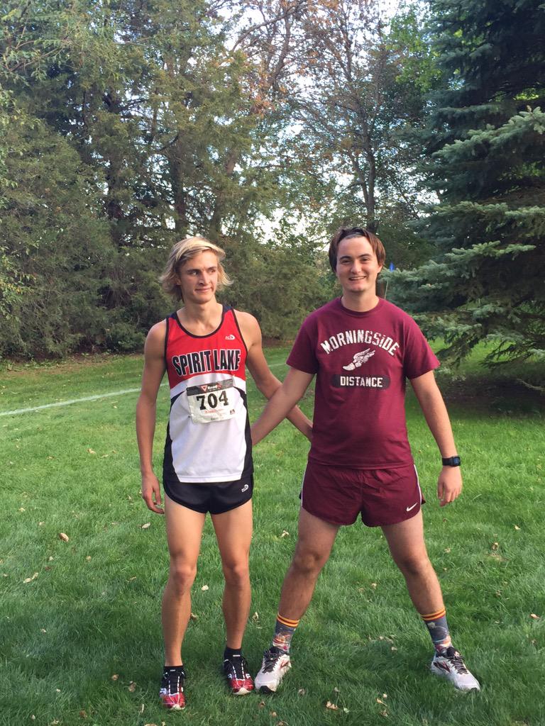 CoachDavis_CSC's tweet photo. #SLXC was in Sioux City for their meet. So I paid a little visit to my friends 🏃🏻 http://t.co/Mxg3QSFsef