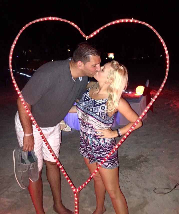 kimberlymshaw's tweet image. #tbt #legendsoflove #beachkiss #somuchlove @SandalsResorts @WeddingMoons