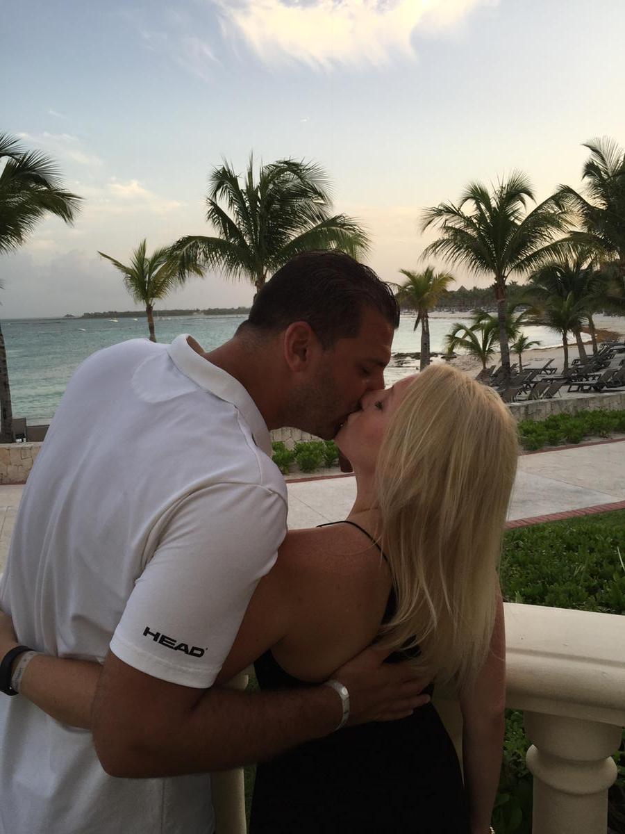 kimberlymshaw's tweet image. #tbt #legendsoflove #beachkiss #loveyou @markhucko @SandalsResorts @WeddingMoons