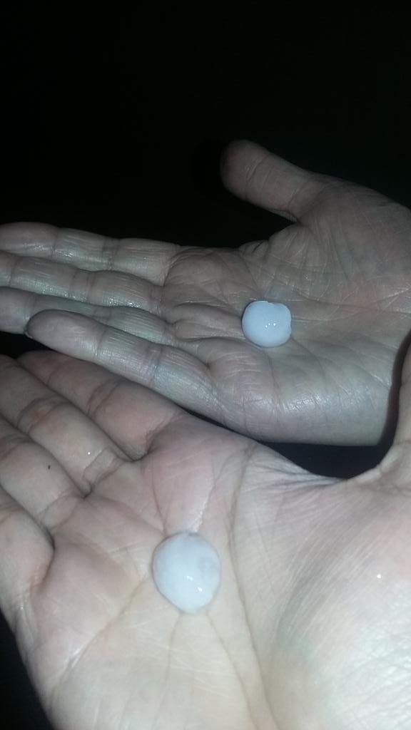 FiGuinez's tweet image. Un granizo sencillos, muy piola