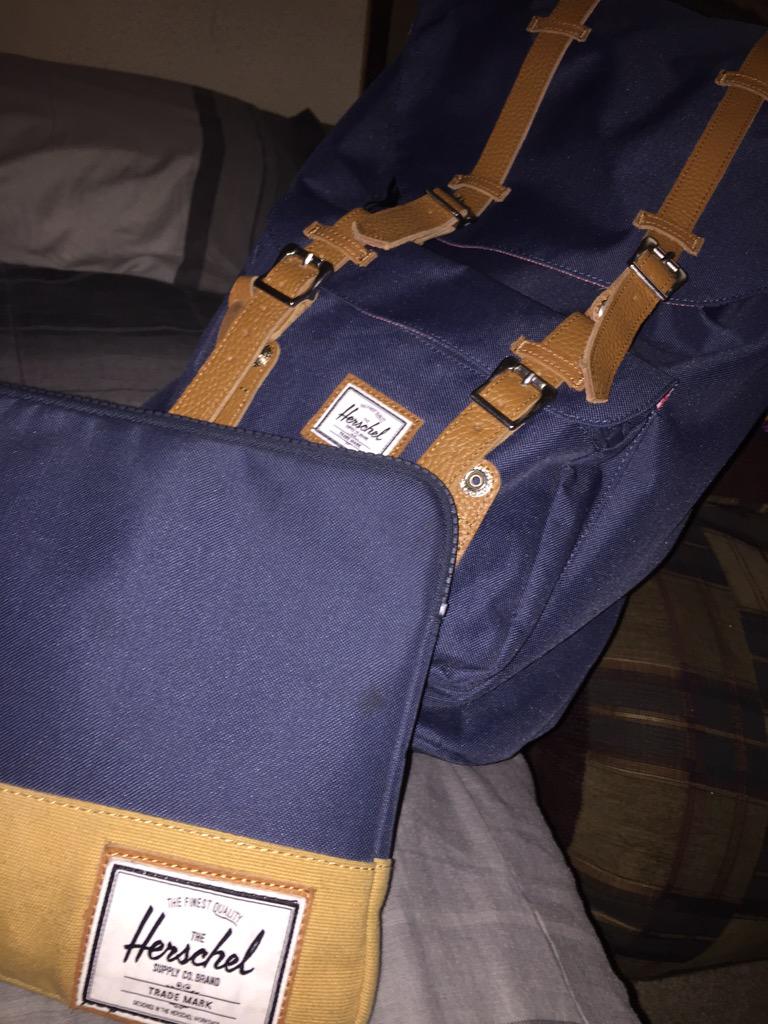 TorTorNoSwagner's tweet photo. Herschel gang #TrapPacks ☺️☺️ http://t.co/ysTaGKrQxH